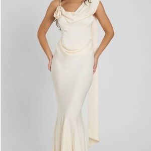 Leau Celine Dress - Chic One-Shoulder Cream Dress